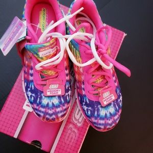 Sketchers Atheletic shoes